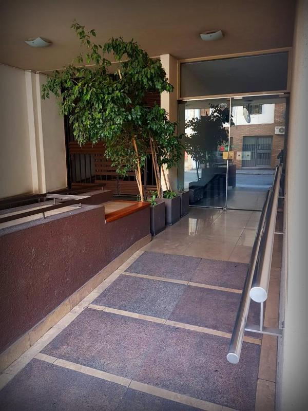 El Abrojal - Departamento con Estacionamiento  zona Patio Olmos - image 2