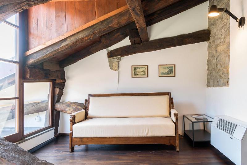 Palazzo Del Pero Luxury Attic - byMyHomeinComo - image 14