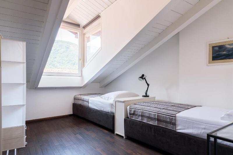 Palazzo Del Pero Luxury Attic - byMyHomeinComo - image 7
