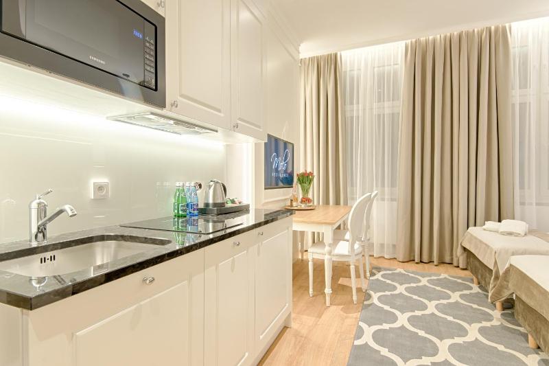 Studio Apartment image 3