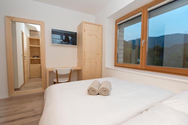 Economy Double Room image 3