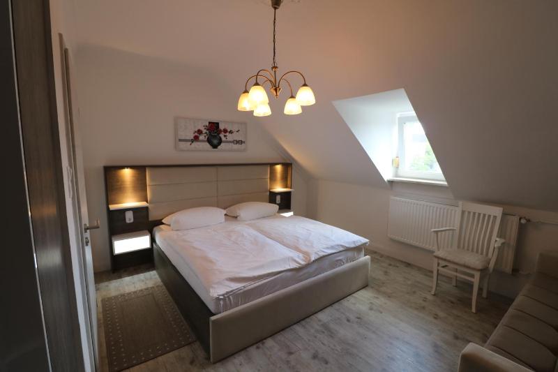 Double Room image 2
