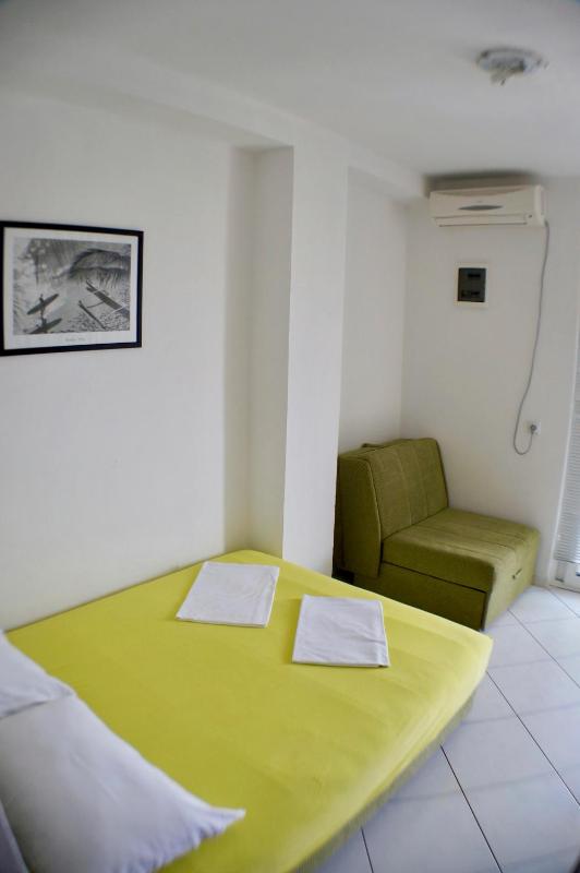 Studio Apartment image 3
