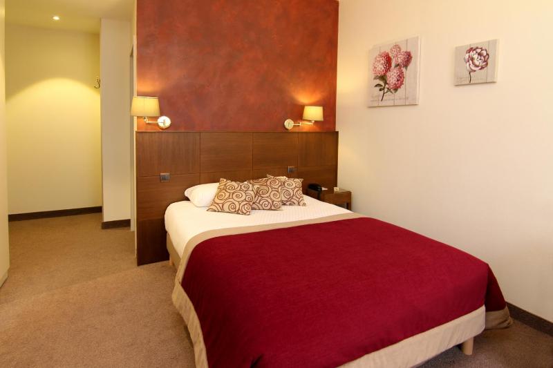 Single Room with Shower image 4