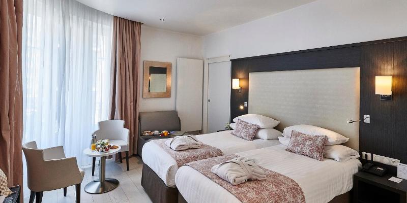 Best Western Plus Hotel Carlton - image 11