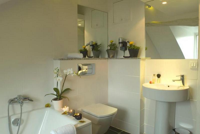 Classic Double Room image 3
