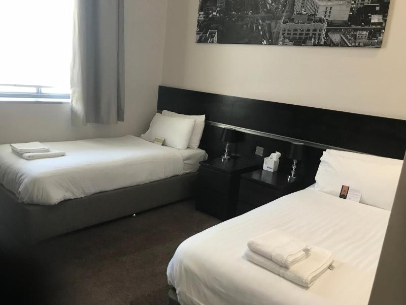 Standard Twin Room image 2