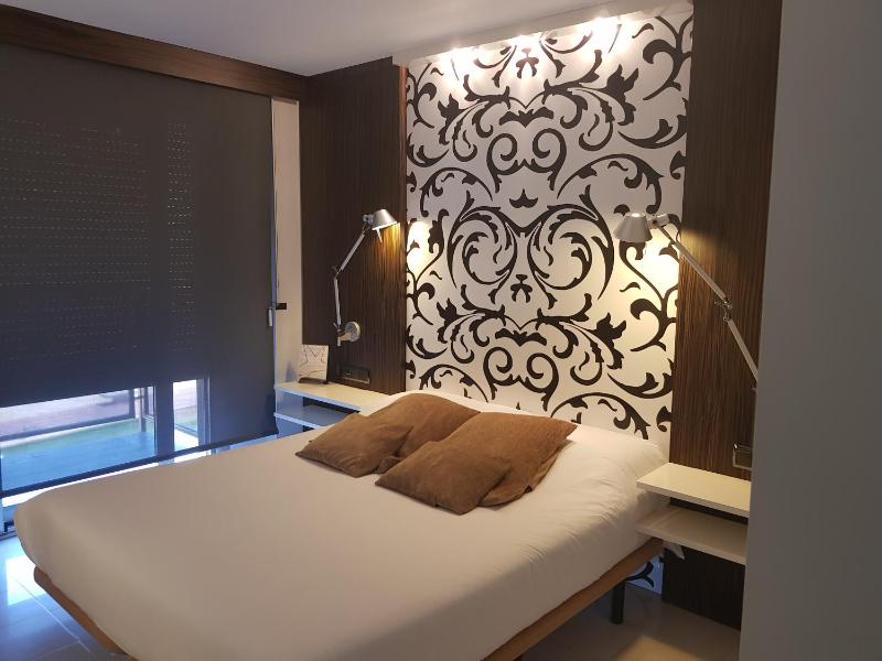 Double Room with Balcony and Sea View image 2