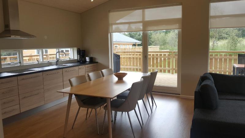 Three-Bedroom Cottage with Hot Tub image 4