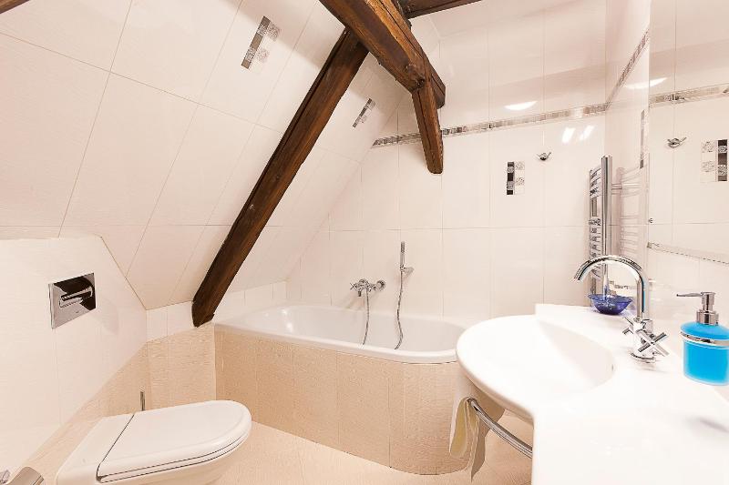 Standard Double Room image 4