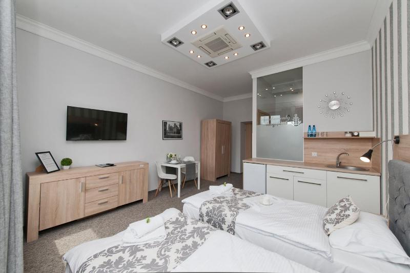 Studio Apartment image 4