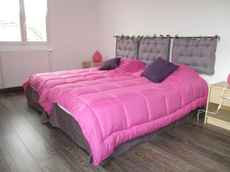 One-Bedroom Apartment image 1