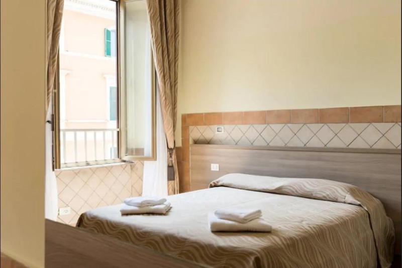 Double or Twin Room with Private Bathroom image 2