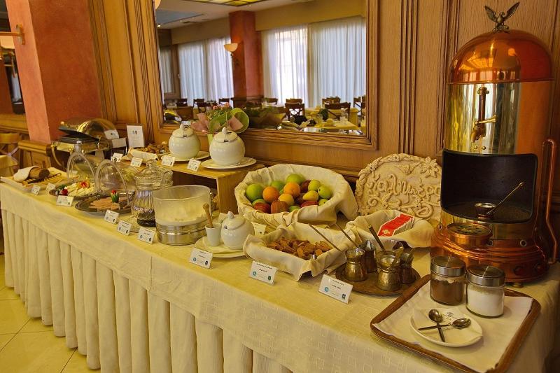 Park Hotel - image 38