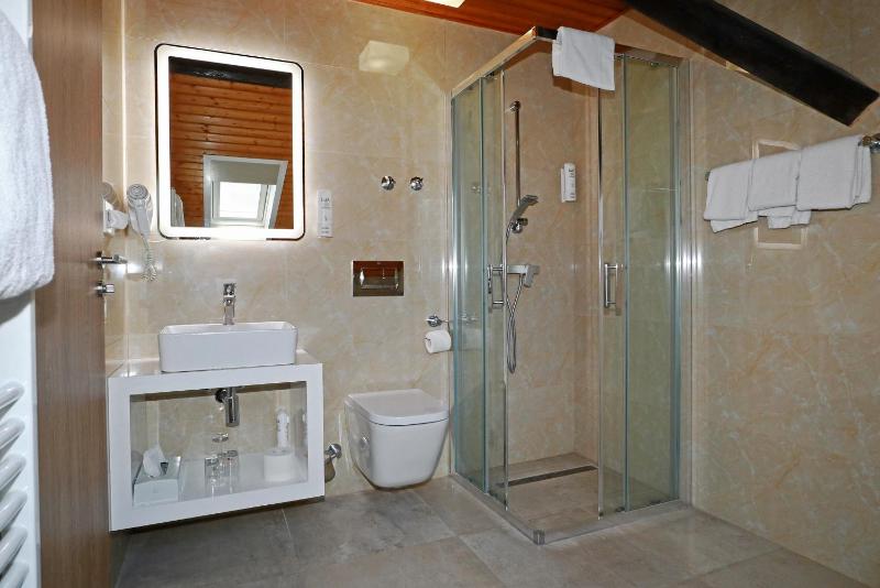 Junior Suite image 2