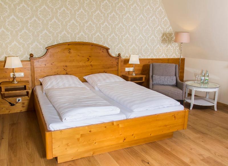 Superior Double Room image 4