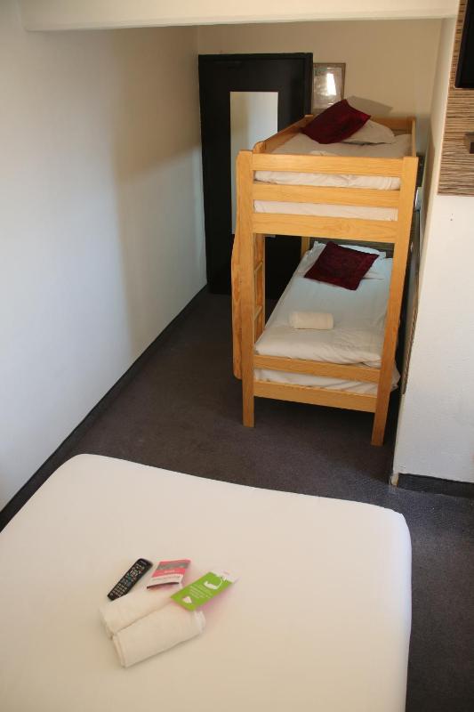 Comfort Quadruple Room image 2