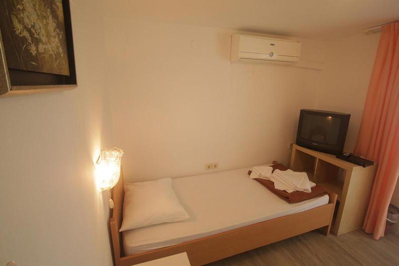Single Room image 2