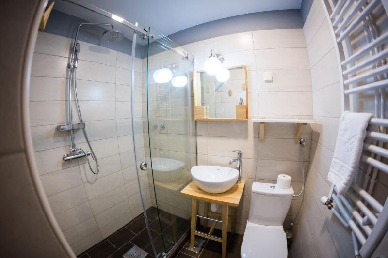 One-Bedroom Apartment image 2