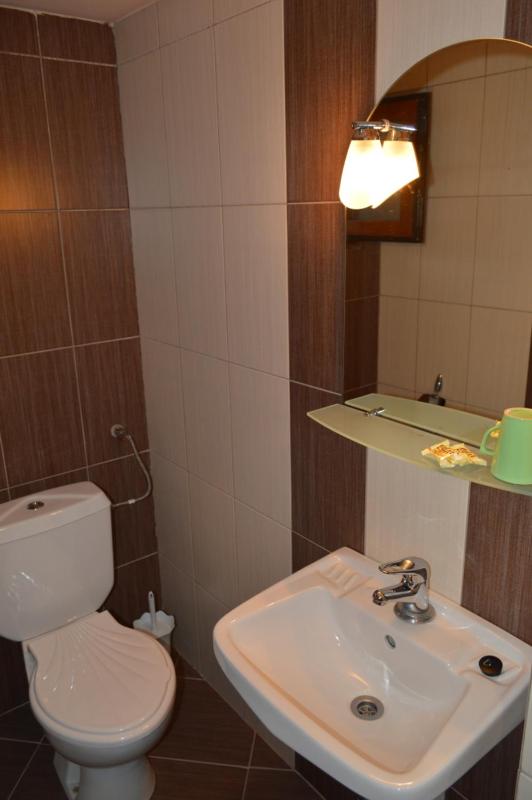 Double Room image 4