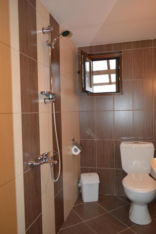 Double Room image 3
