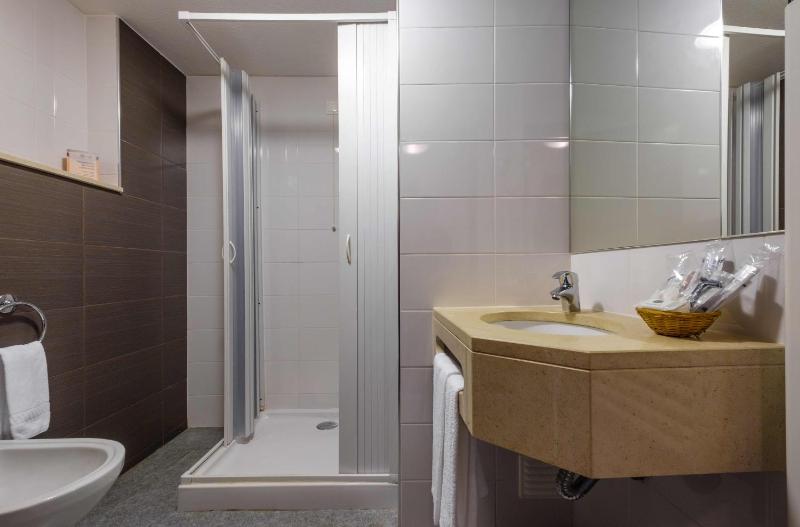 Triple Room image 3