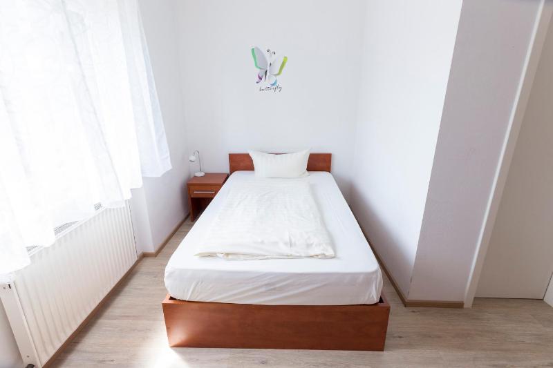 Comfort Single Room image 2