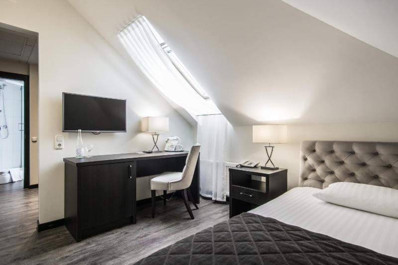 Single Room image 4