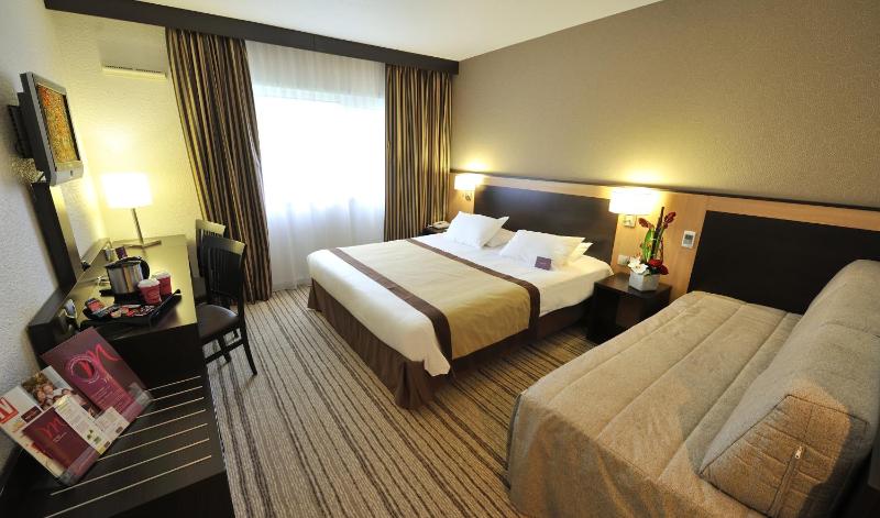 Standard Triple Room image 2