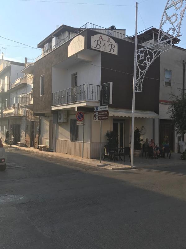 A.J. B&B Images