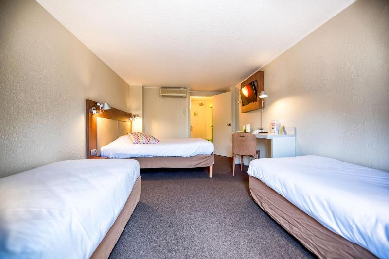 New Generation Quadruple Room  image 1