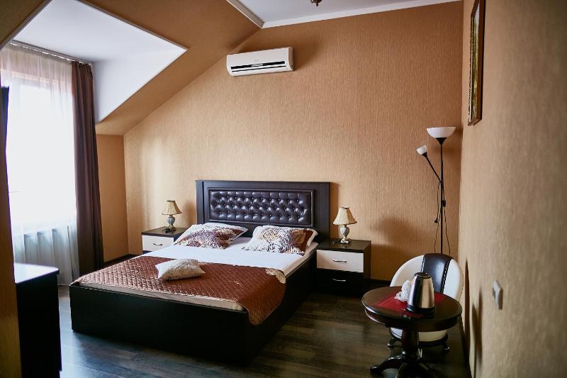 Large Double Room image 1