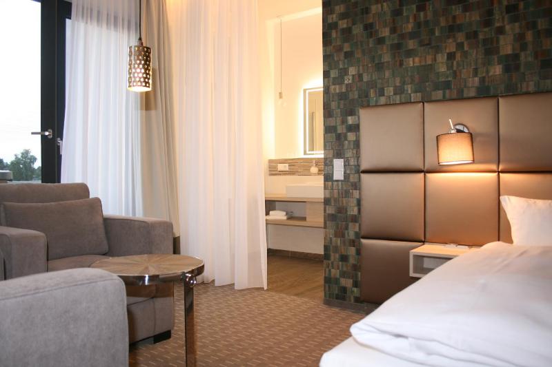 Junior Suite with Balcony image 3