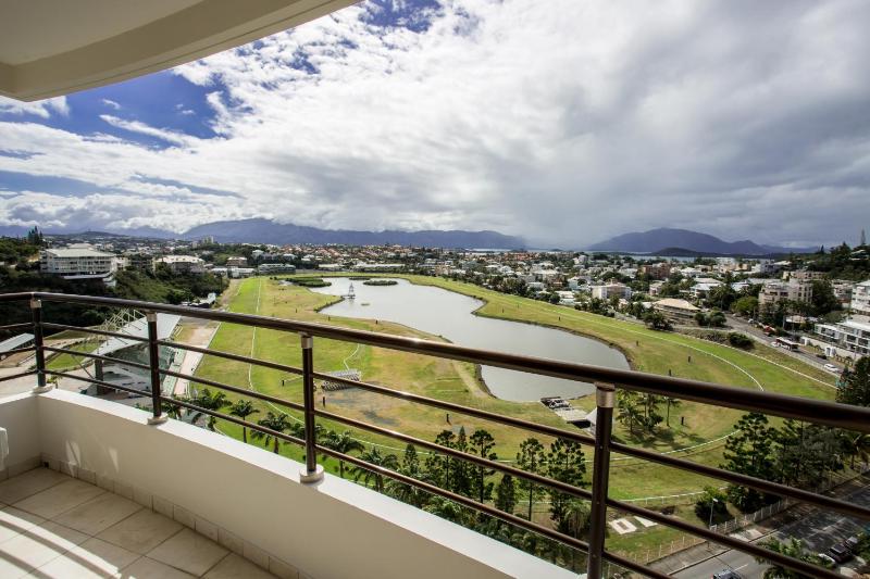 Ramada Hotel & Suites by Wyndham Noumea - image 6