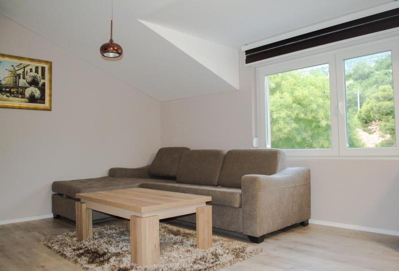 Apartment image 4