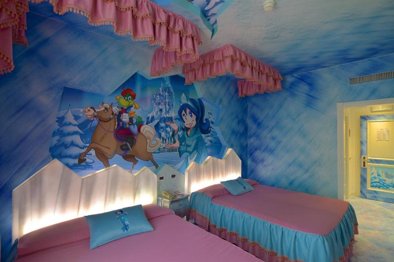 Roulette Themed Room B image 4