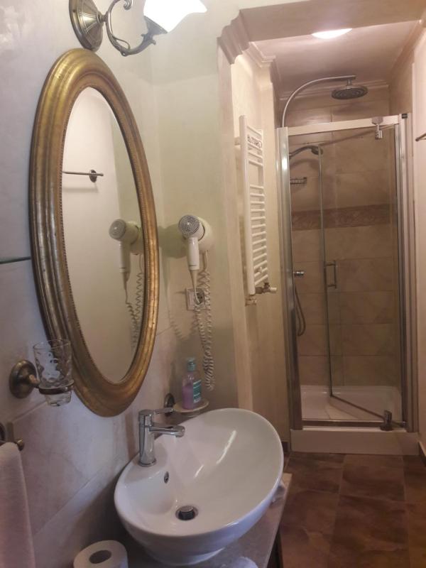 Camera dubla superioara parter image 2