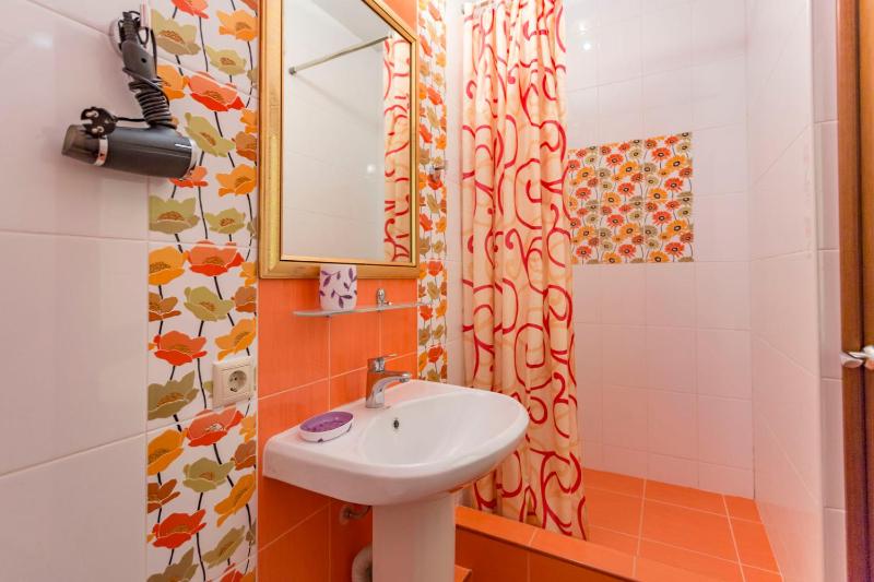 Double Room with Extra Bed image 2