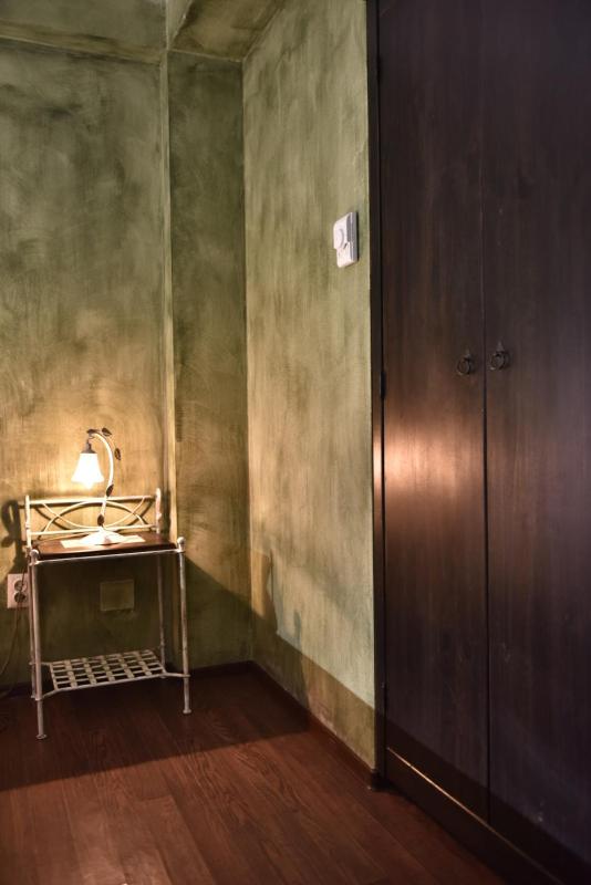 Deluxe Double Room with Balcony image 2