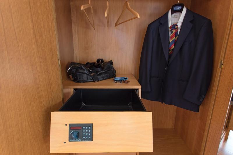 Superior Double or Twin Room image 4