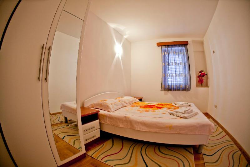 One-Bedroom Apartment image 4