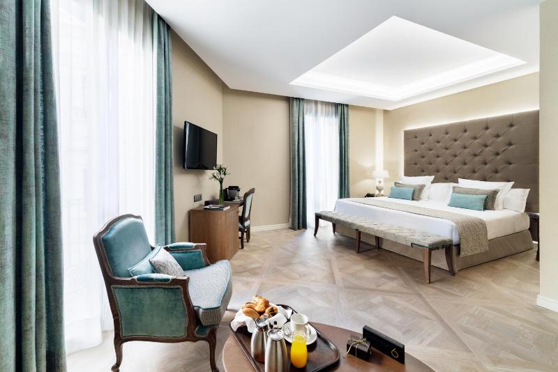 Superior Design Triple Room image 3