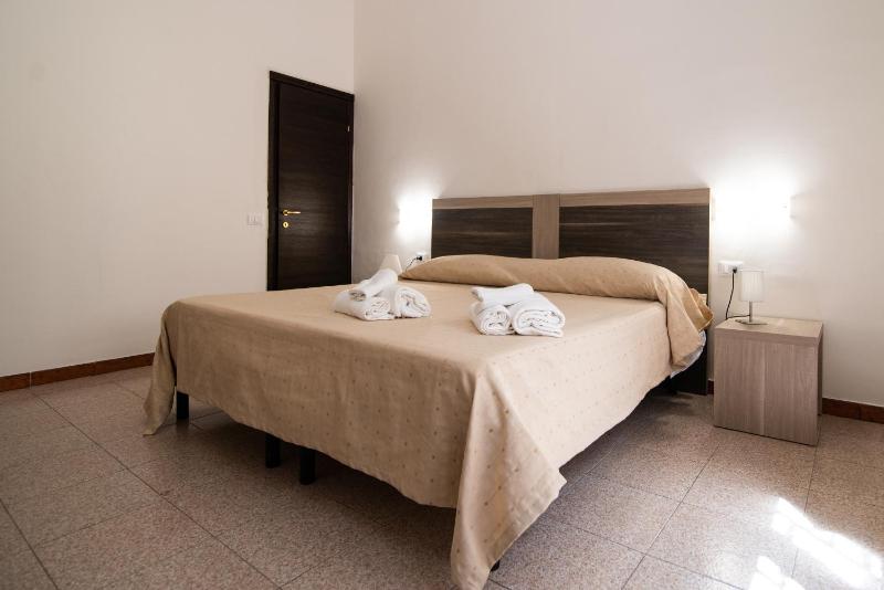 Quadruple Room image 2
