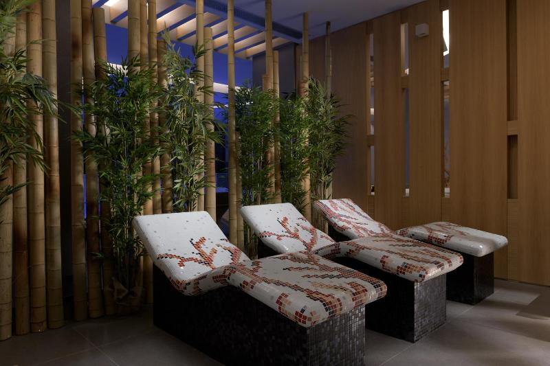 Olympic Palace Hotel - image 11