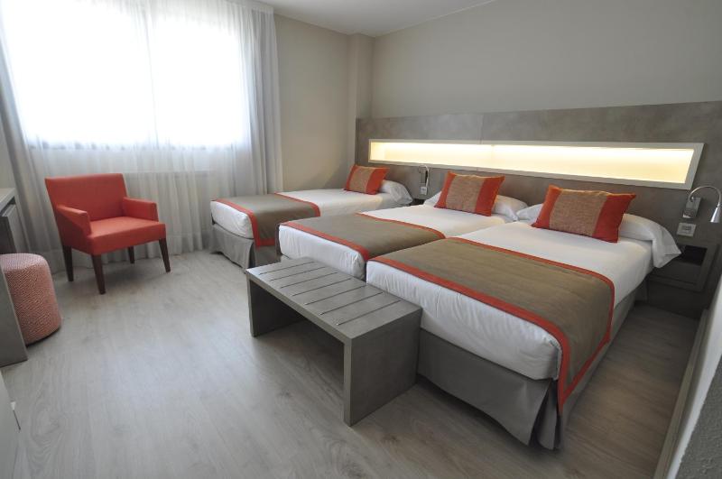 Triple Room image 2