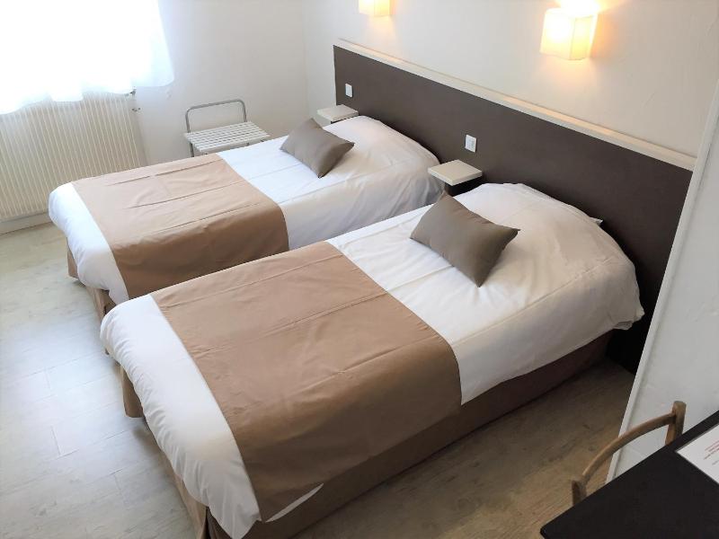 Twin Room image 1