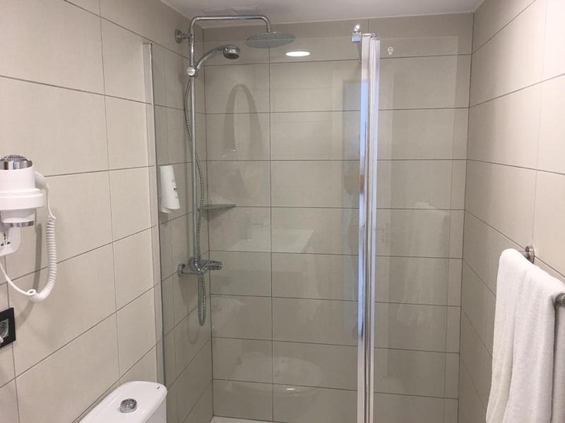 One-Bedroom Apartment image 2