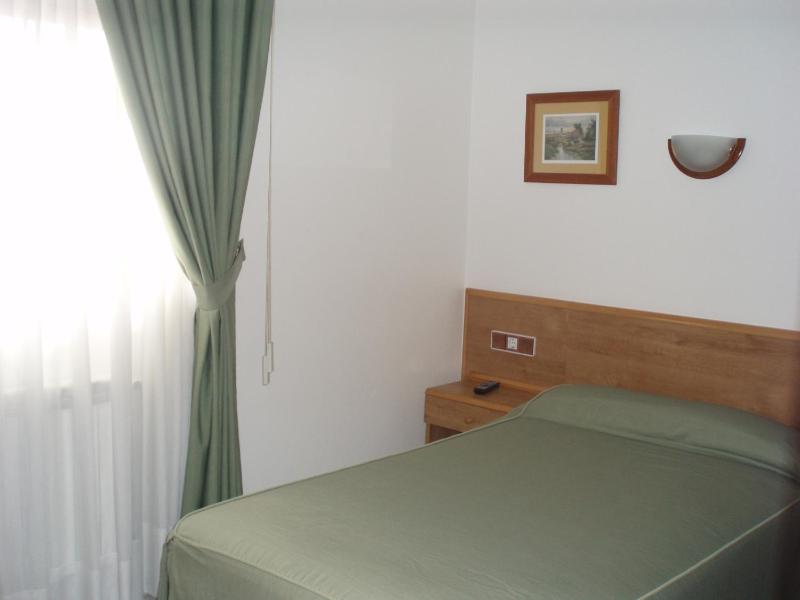 Single Room image 2