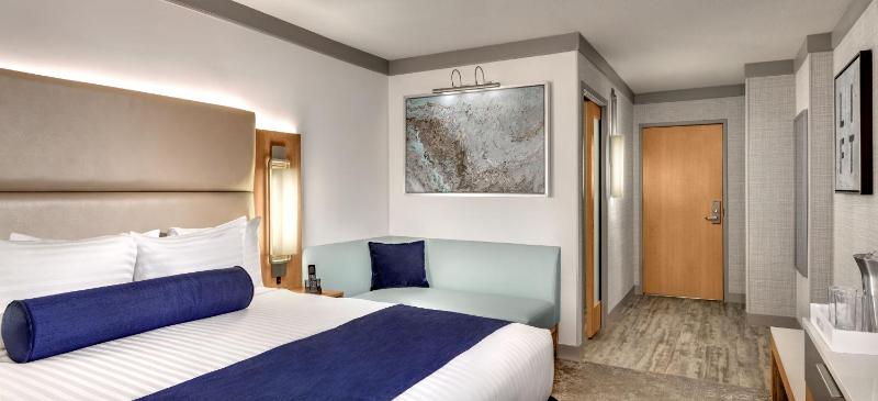 Elevate 1 King - Newly Renovated