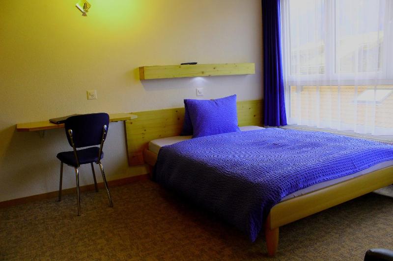 Single Room image 4